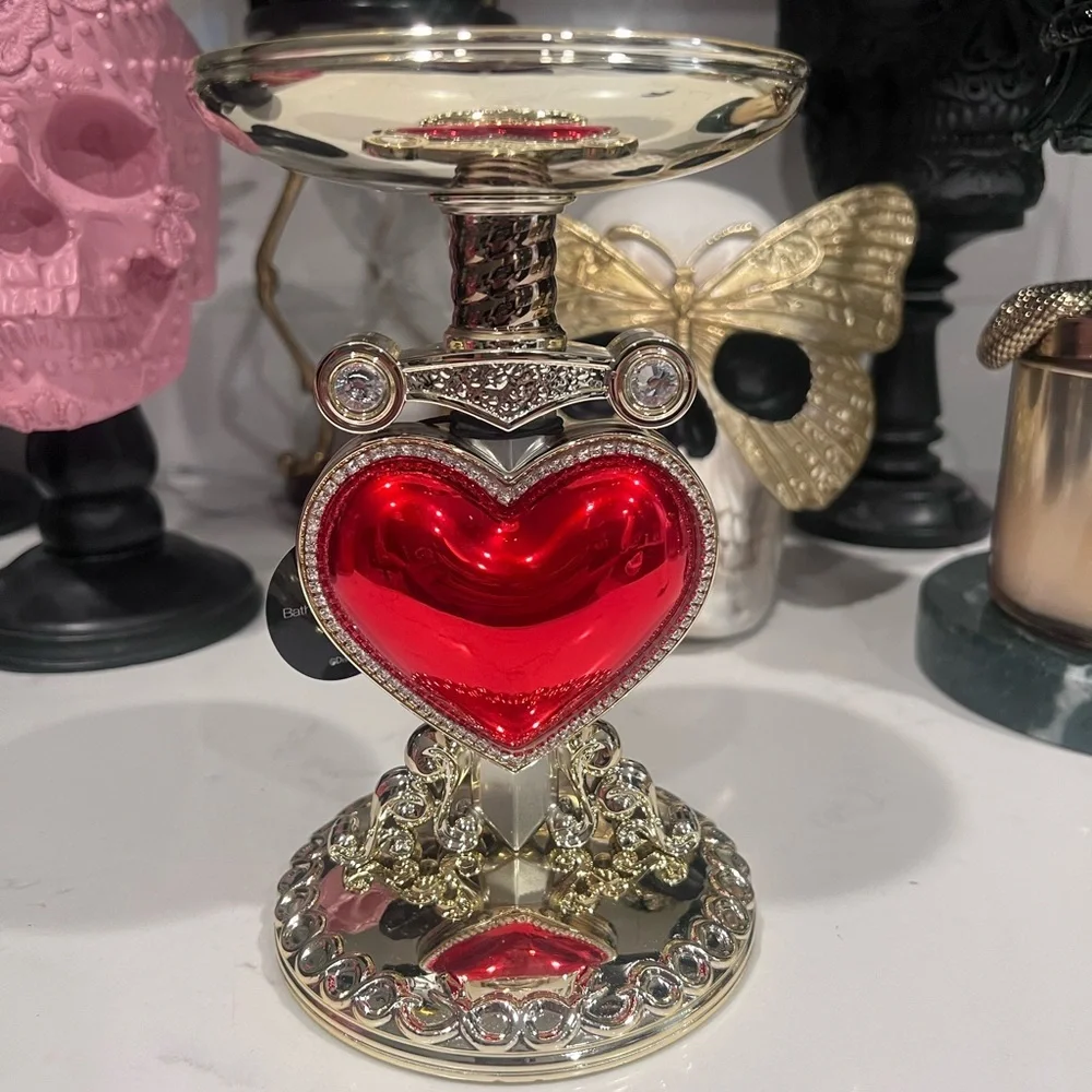 Bath & Body Works Disney Villains Evil Queen Heart Dagger 3 wick Candle Holder
